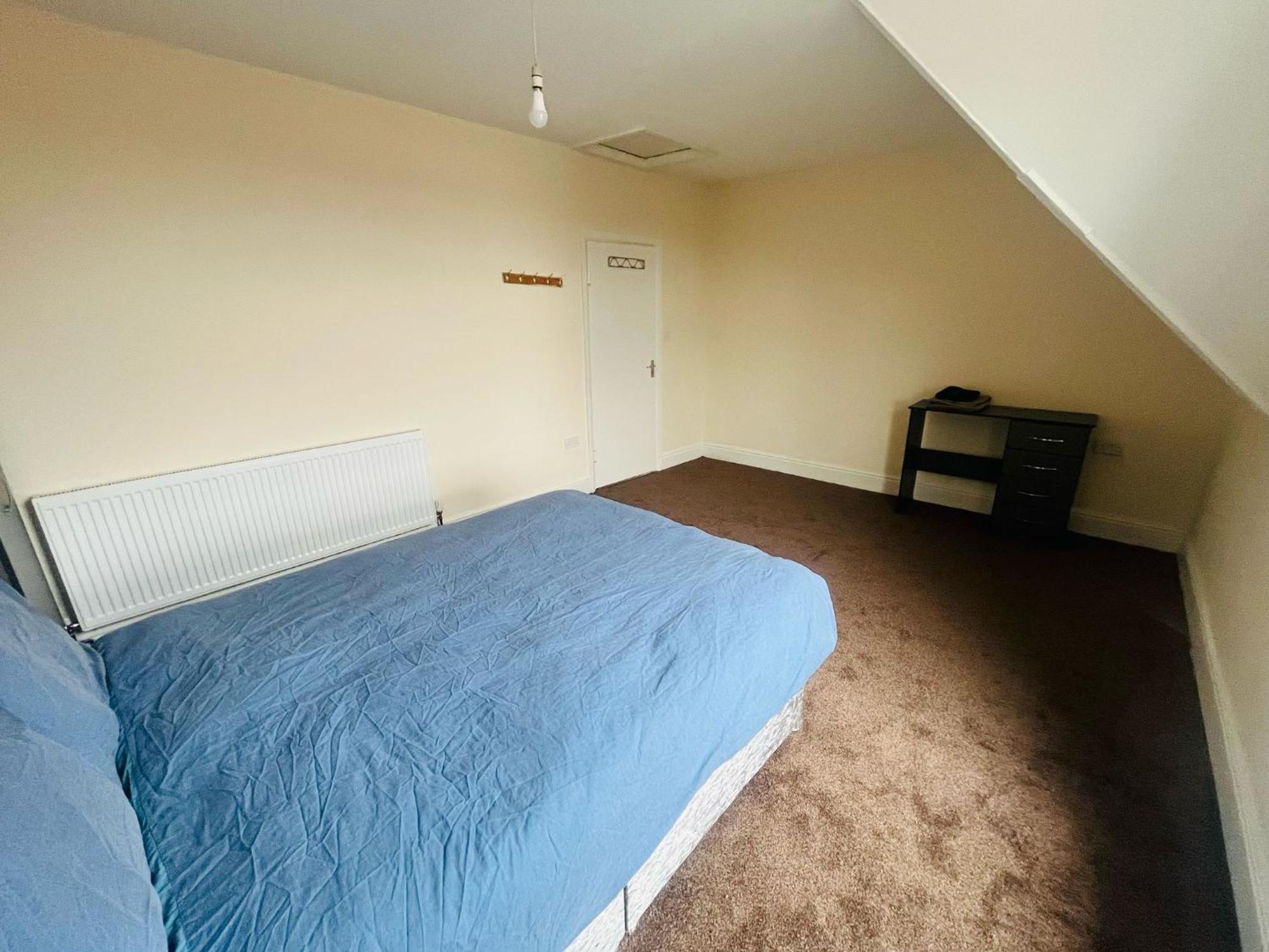 Double Near Railway Station & Football Ground 88 Habitación en casa particular
