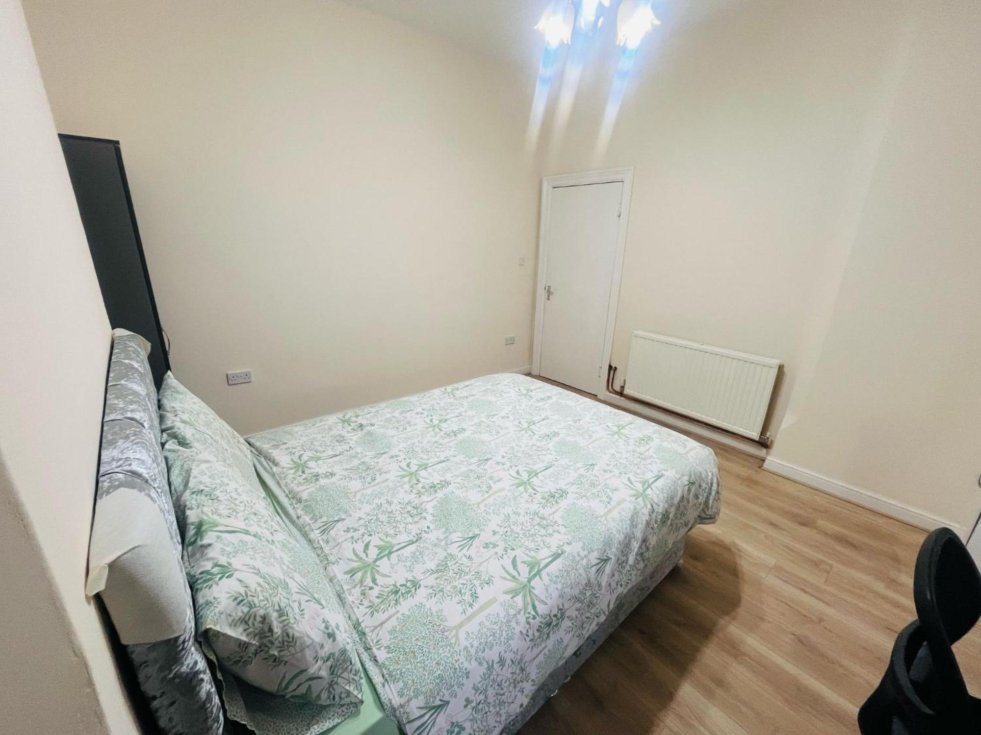 Double Near Railway Station & Football Ground 88 Habitación en casa particular Nottingham