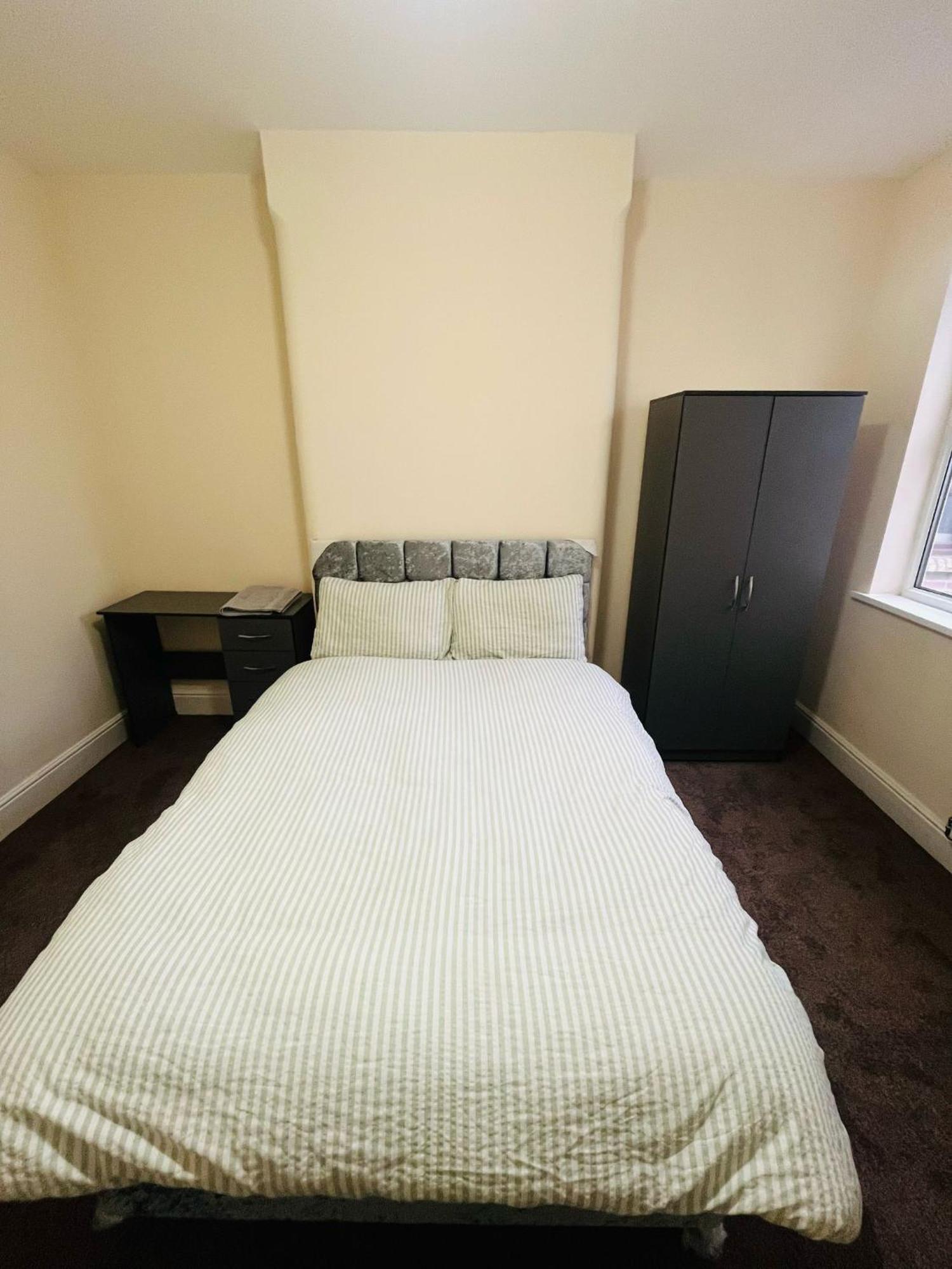 Double Near Railway Station & Football Ground 88 * Nottingham