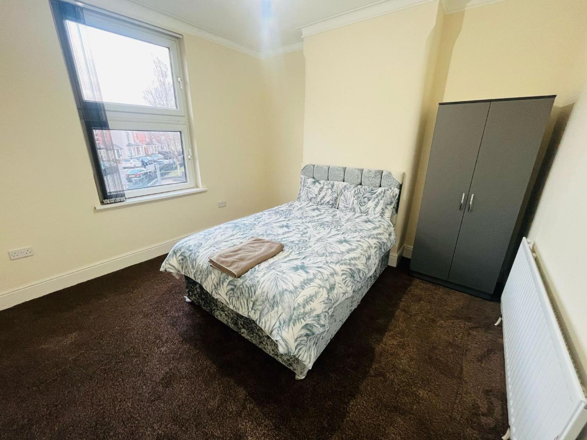 Double Near Railway Station & Football Ground 88 Habitación en casa particular *